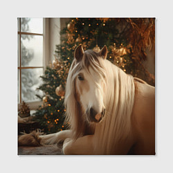 Холст квадратный Белая лошадка лежит у новогодней елки, цвет: 3D-принт — фото 2