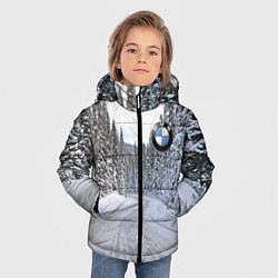 Куртка зимняя для мальчика BMW - зимняя дорога через лес, цвет: 3D-светло-серый — фото 2
