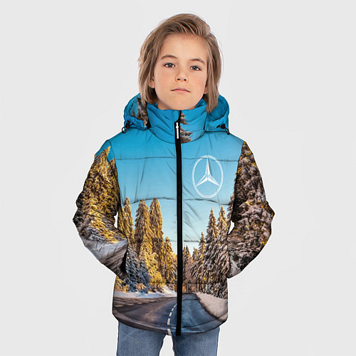 Зимняя куртка для мальчика Мерседес - зимняя дорога через лес / 3D-Светло-серый – фото 3