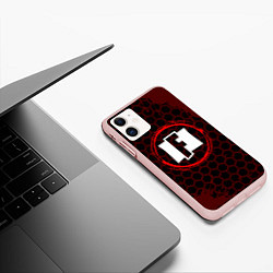 Чехол iPhone 11 матовый Символ Fortnite и краска вокруг на темном фоне, цвет: 3D-светло-розовый — фото 2