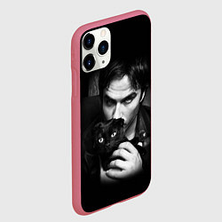 Чехол iPhone 11 Pro матовый Деймон Сальваторе с котом, цвет: 3D-малиновый — фото 2