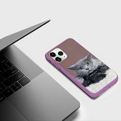 Чехол iPhone 11 Pro матовый Котик фотограф, цвет: 3D-фиолетовый — фото 2