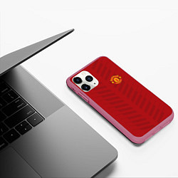 Чехол iPhone 11 Pro матовый Manchester United: Red Lines, цвет: 3D-малиновый — фото 2