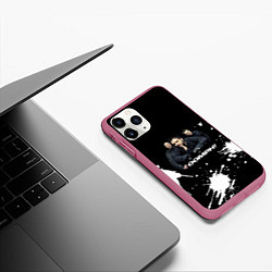 Чехол iPhone 11 Pro матовый Группа OOMPH!, цвет: 3D-малиновый — фото 2