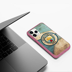 Чехол iPhone 11 Pro матовый FC Man City: Old Style, цвет: 3D-малиновый — фото 2