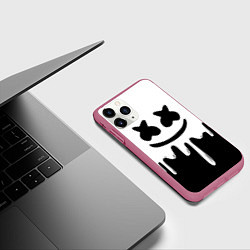 Чехол iPhone 11 Pro матовый MELLO BLACK x WHITE, цвет: 3D-малиновый — фото 2