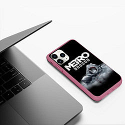 Чехол iPhone 11 Pro матовый METRO EXODUS, цвет: 3D-малиновый — фото 2