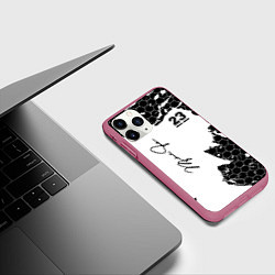 Чехол iPhone 11 Pro матовый Michael Jordan 23, цвет: 3D-малиновый — фото 2