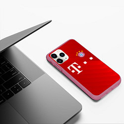 Чехол iPhone 11 Pro матовый FC Bayern Munchen, цвет: 3D-малиновый — фото 2