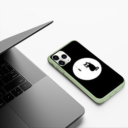 Чехол iPhone 11 Pro матовый Ночная охота, цвет: 3D-салатовый — фото 2