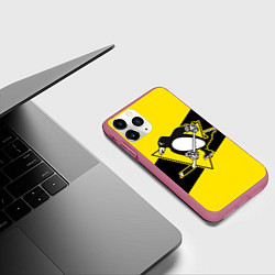 Чехол iPhone 11 Pro матовый Питтсбург Пингвинз, цвет: 3D-малиновый — фото 2