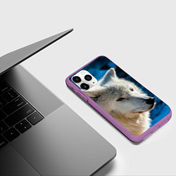 Чехол iPhone 11 Pro матовый Волк на черном фоне, цвет: 3D-фиолетовый — фото 2