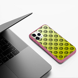 Чехол iPhone 11 Pro матовый Узор спиральки на желтом фоне, цвет: 3D-малиновый — фото 2
