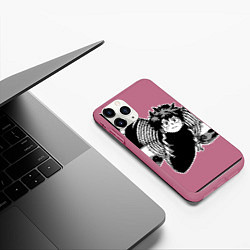 Чехол iPhone 11 Pro матовый Деку Монстр, цвет: 3D-малиновый — фото 2