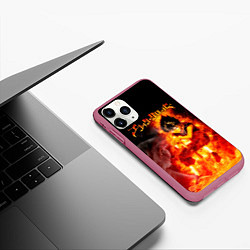 Чехол iPhone 11 Pro матовый Юно в огне Чёрный клевер, цвет: 3D-малиновый — фото 2