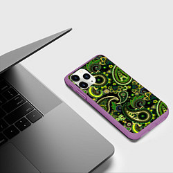 Чехол iPhone 11 Pro матовый Ярко зеленые славянские узоры, цвет: 3D-фиолетовый — фото 2