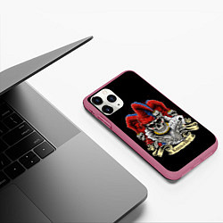Чехол iPhone 11 Pro матовый Шут с картами - череп, цвет: 3D-малиновый — фото 2