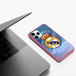 Чехол iPhone 11 Pro матовый FC РЕАЛ МАДРИД, цвет: 3D-малиновый — фото 2