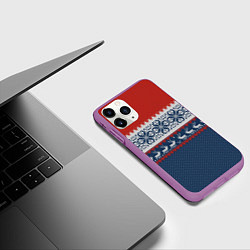 Чехол iPhone 11 Pro матовый НОВОГОДНИЙ УЗОР С ОЛЕНЯМИ, цвет: 3D-фиолетовый — фото 2