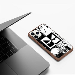 Чехол iPhone 11 Pro матовый GEOMETRY DASH BLACK & WHITE SMILE, цвет: 3D-коричневый — фото 2