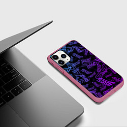 Чехол iPhone 11 Pro матовый STI NEON PATTERN, цвет: 3D-малиновый — фото 2