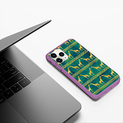 Чехол iPhone 11 Pro матовый Золотые жирафы паттерн, цвет: 3D-фиолетовый — фото 2
