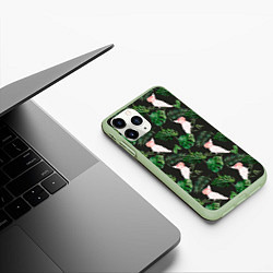 Чехол iPhone 11 Pro матовый Белые попугаи и листья, цвет: 3D-салатовый — фото 2