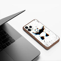 Чехол iPhone 11 Pro матовый Banksy Panda with guns Бэнкси, цвет: 3D-коричневый — фото 2