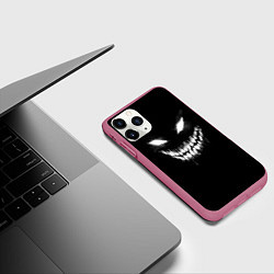 Чехол iPhone 11 Pro матовый Неоновое лицо монстра, цвет: 3D-малиновый — фото 2