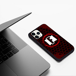 Чехол iPhone 11 Pro матовый Символ Fortnite и краска вокруг на темном фоне, цвет: 3D-черный — фото 2