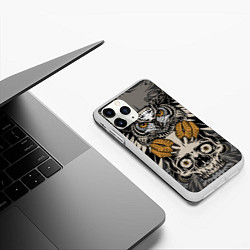 Чехол iPhone 11 Pro матовый Сова с черепом Owl with Skull, цвет: 3D-белый — фото 2