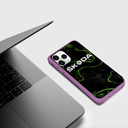 Чехол iPhone 11 Pro матовый Шкодавод, цвет: 3D-фиолетовый — фото 2