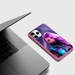 Чехол iPhone 11 Pro матовый Cyberpunk 2077 - Валери V, цвет: 3D-малиновый — фото 2