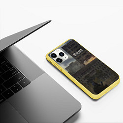 Чехол iPhone 11 Pro матовый STALKER Многоэтажка В Воздухе, цвет: 3D-желтый — фото 2