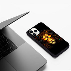 Чехол iPhone 11 Pro матовый Лев в наушниках с дредами, цвет: 3D-черный — фото 2