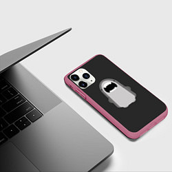 Чехол iPhone 11 Pro матовый Акула Черный фон, цвет: 3D-малиновый — фото 2