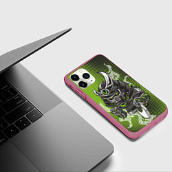 Чехол iPhone 11 Pro матовый Неоновый самурай-воин, цвет: 3D-малиновый — фото 2