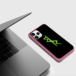 Чехол iPhone 11 Pro матовый Киберпанк - Команда Дэвида, цвет: 3D-малиновый — фото 2