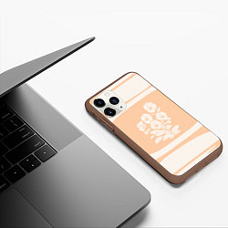Чехол iPhone 11 Pro матовый Цветы на кремовом фоне, цвет: 3D-коричневый — фото 2