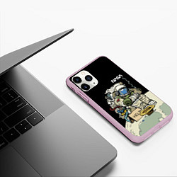 Чехол iPhone 11 Pro матовый NASA - Help! Astronaut - Joke, цвет: 3D-розовый — фото 2