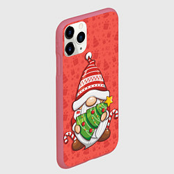 Чехол iPhone 11 Pro матовый Новогодний гномик с елкой, цвет: 3D-малиновый — фото 2