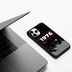 Чехол iPhone 11 Pro матовый 1976 - в красной рамке на темном, цвет: 3D-черный — фото 2