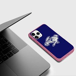Чехол iPhone 11 Pro матовый Бегущий кролик, цвет: 3D-малиновый — фото 2