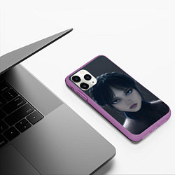 Чехол iPhone 11 Pro матовый Красотка Уэнсдэй - рисунок, цвет: 3D-фиолетовый — фото 2