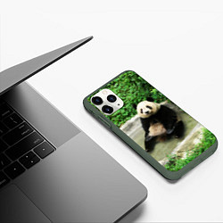 Чехол iPhone 11 Pro матовый Панда отдыхает в ванной, цвет: 3D-темно-зеленый — фото 2
