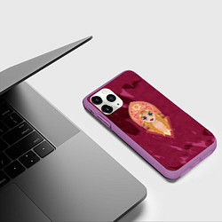 Чехол iPhone 11 Pro матовый Девушка в красном кокошнике с золотыми украшениями, цвет: 3D-фиолетовый — фото 2