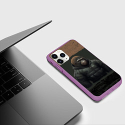Чехол iPhone 11 Pro матовый Горилла в пуховике, цвет: 3D-фиолетовый — фото 2