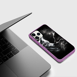 Чехол iPhone 11 Pro матовый Пара волков - белый и черный, цвет: 3D-фиолетовый — фото 2
