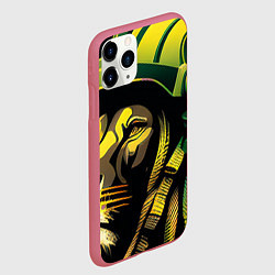 Чехол iPhone 11 Pro матовый Раста Лев в каске, цвет: 3D-малиновый — фото 2