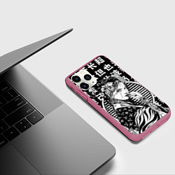 Чехол iPhone 11 Pro матовый Гейша на иероглифах, цвет: 3D-малиновый — фото 2